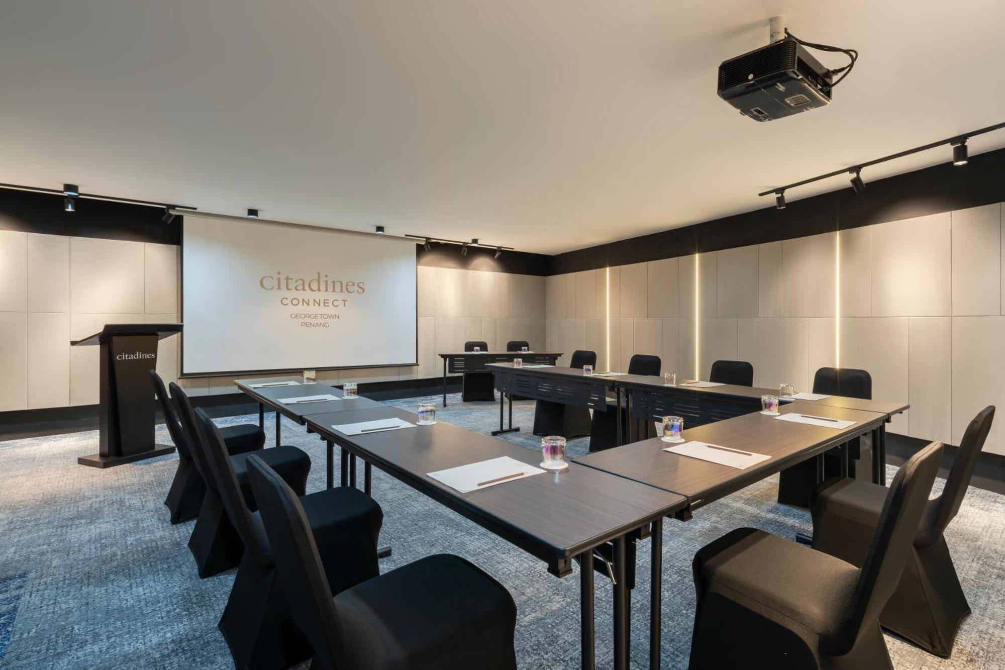 Hotel Citadines Connect Penang 4*